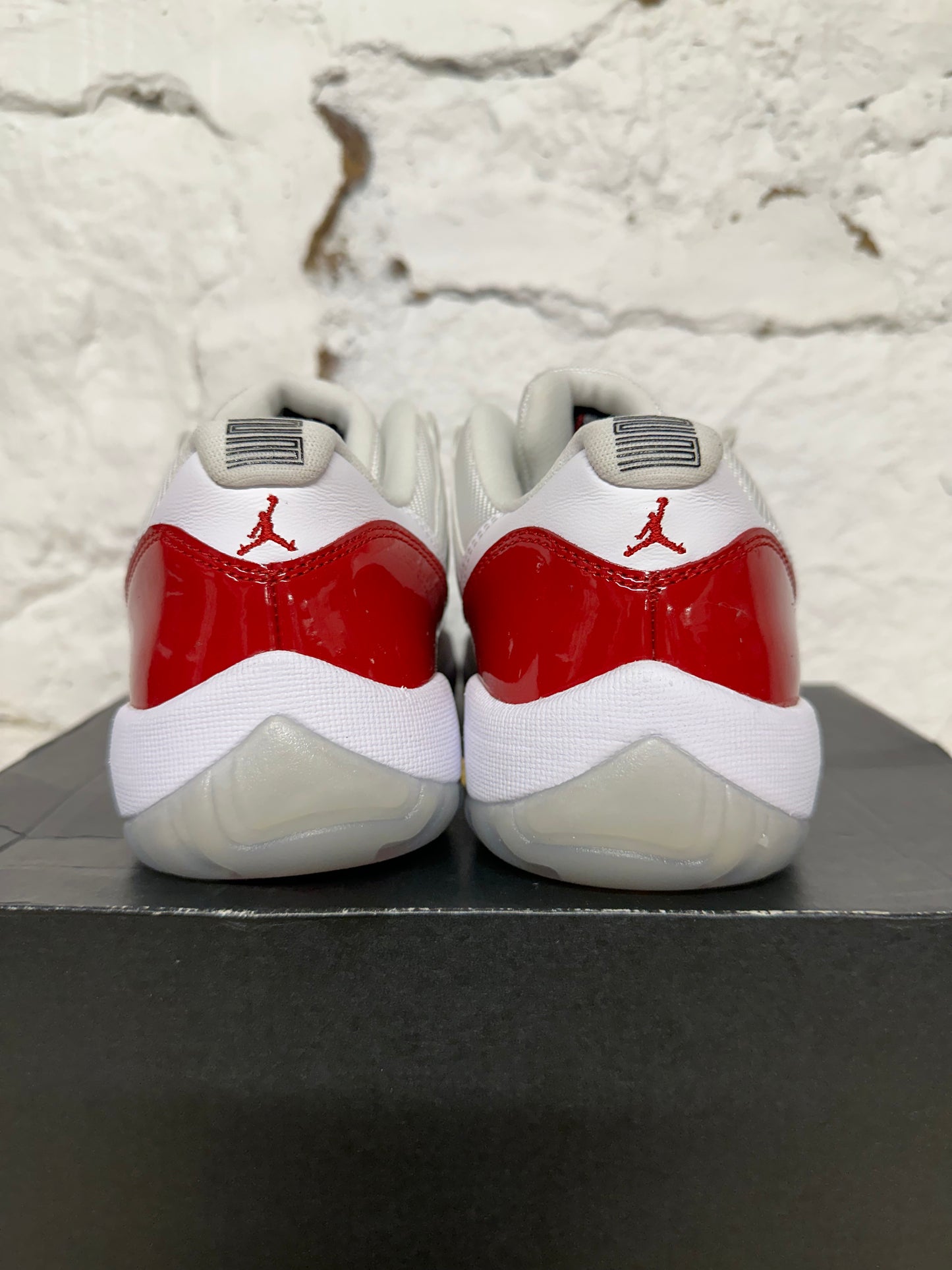 Air Jordan 11 Low Cherry Sz 8.5 DS