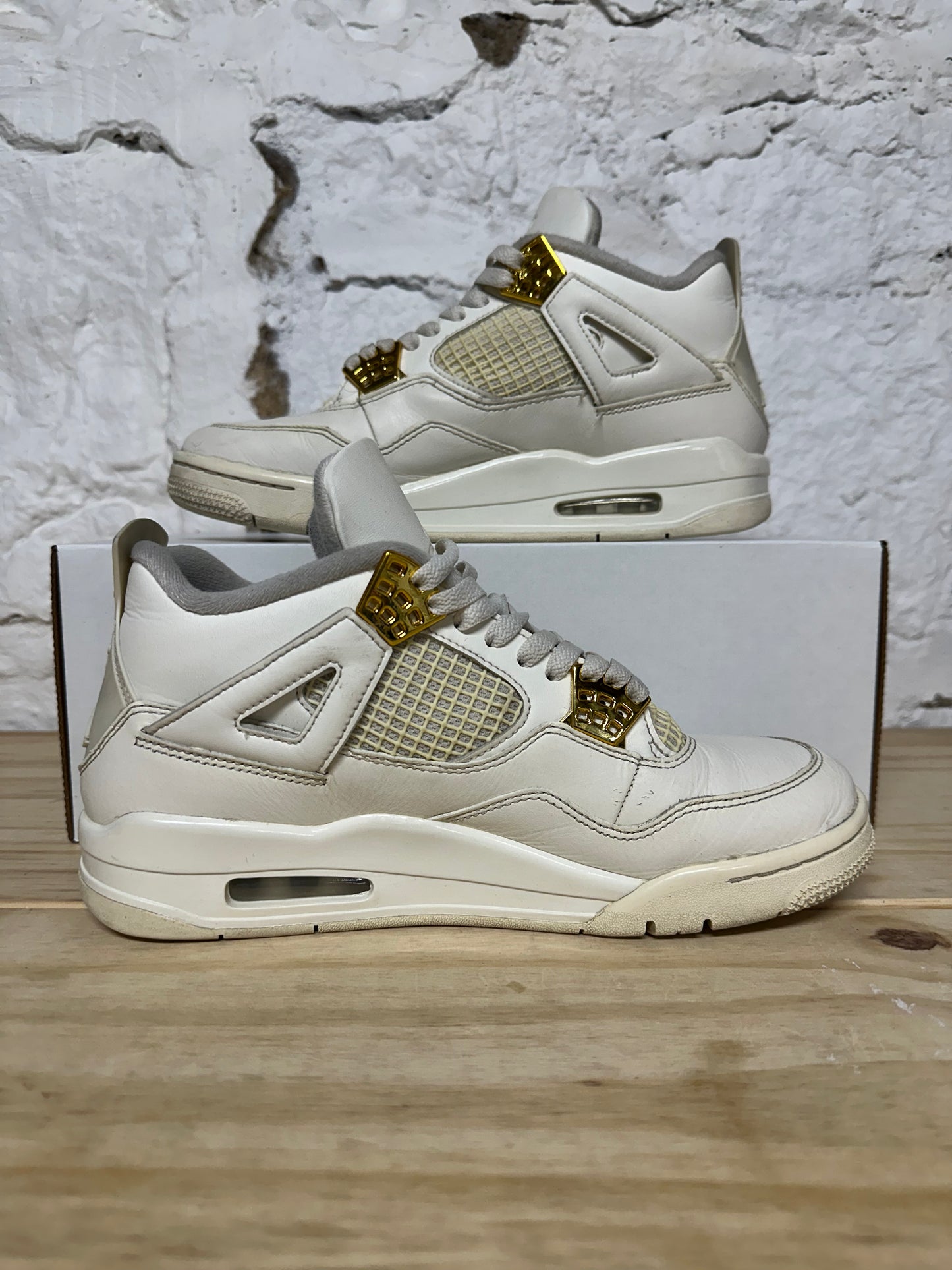 Air Jordan 4 Metallic Gold Sz 8 (9.5W)