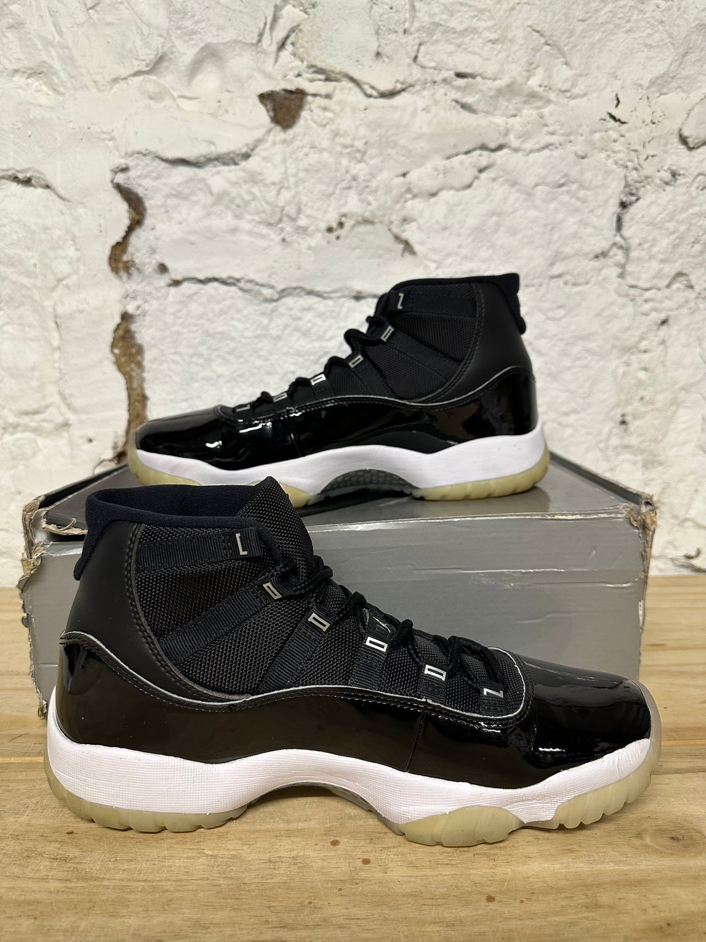 Air Jordan 11 High Jubilee Sz 10