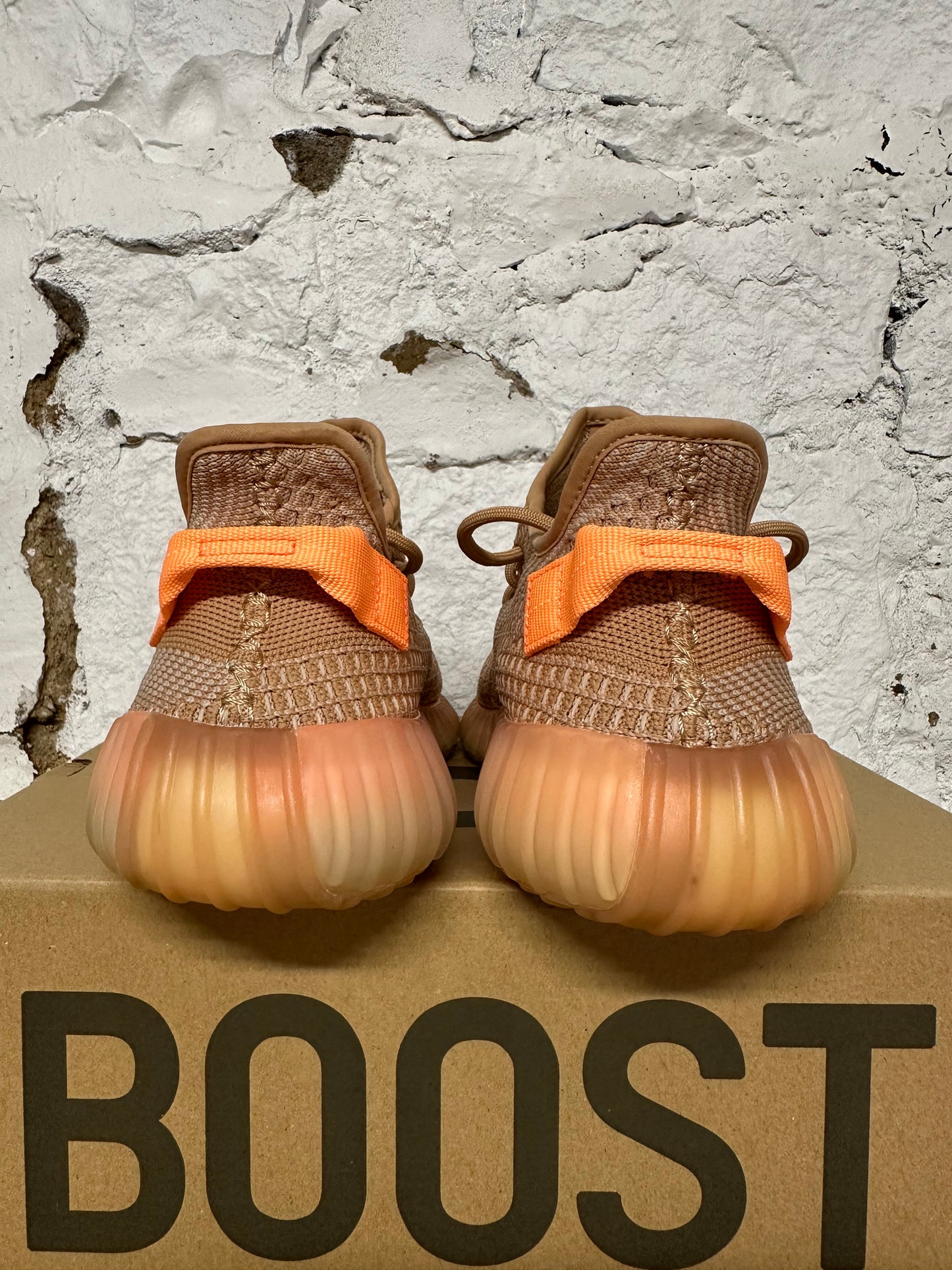 Yeezy 350 V2 Clay Sz 9.5