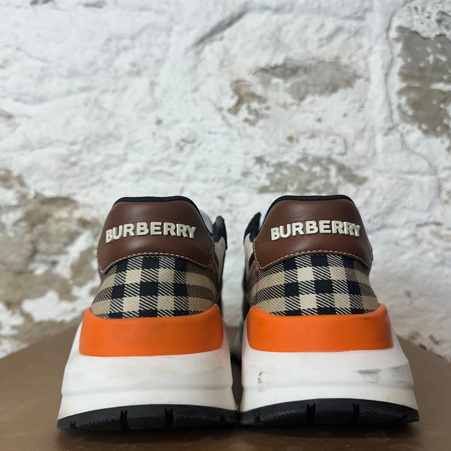 Burberry Ramsey Brown White Black Sneaker Sz 7 (40)