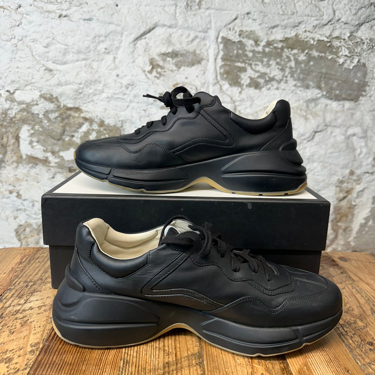 Gucci Rhyton White Red Logo Black Sneaker Sz 11