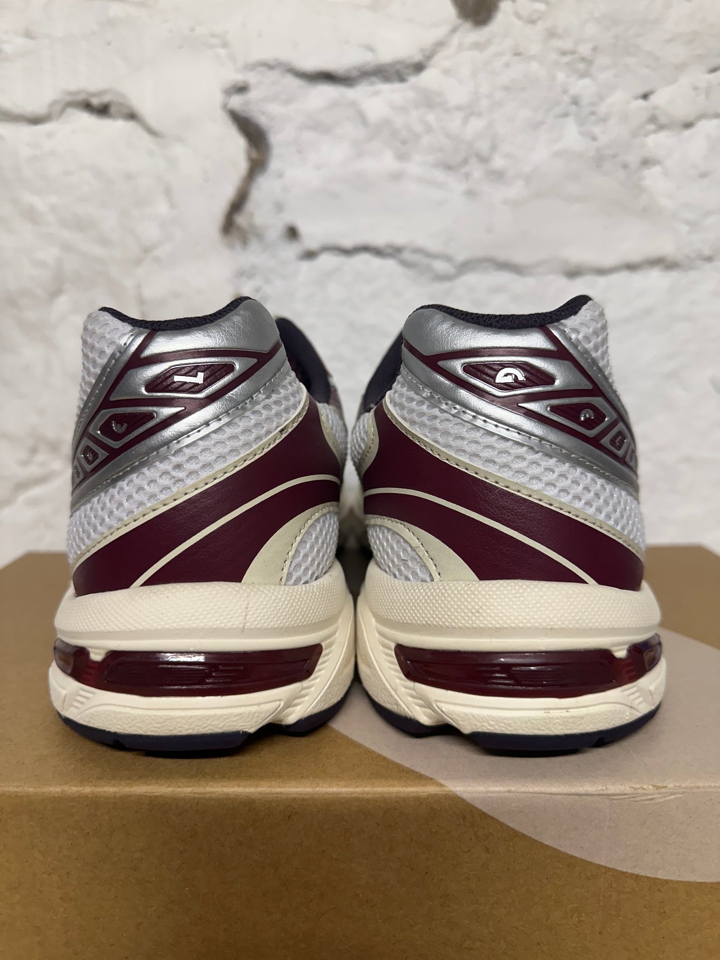 Asics Gel-1130 White Maroon Sz 11.5