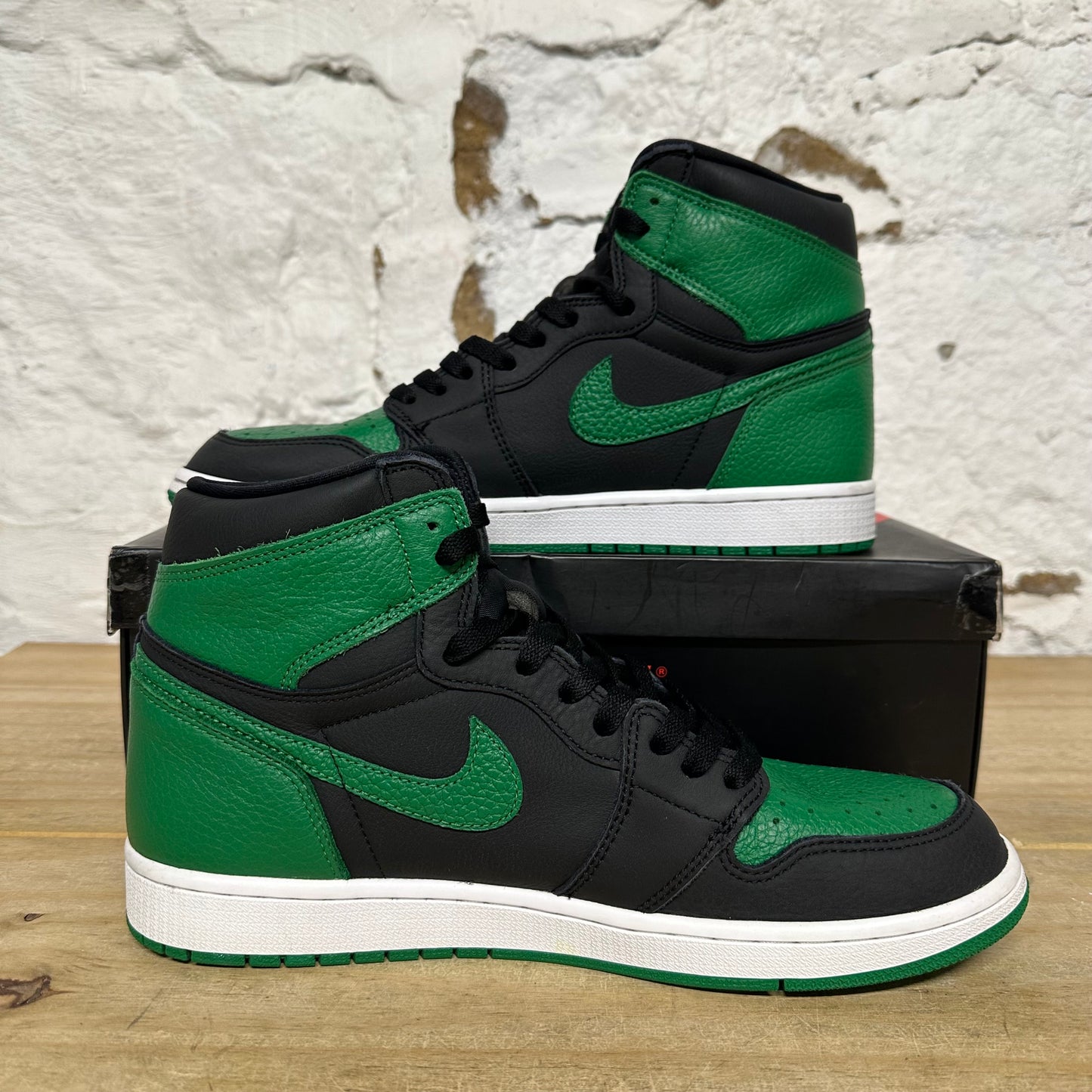 Air Jordan 1 High Pine Green 2.0 Sz 11