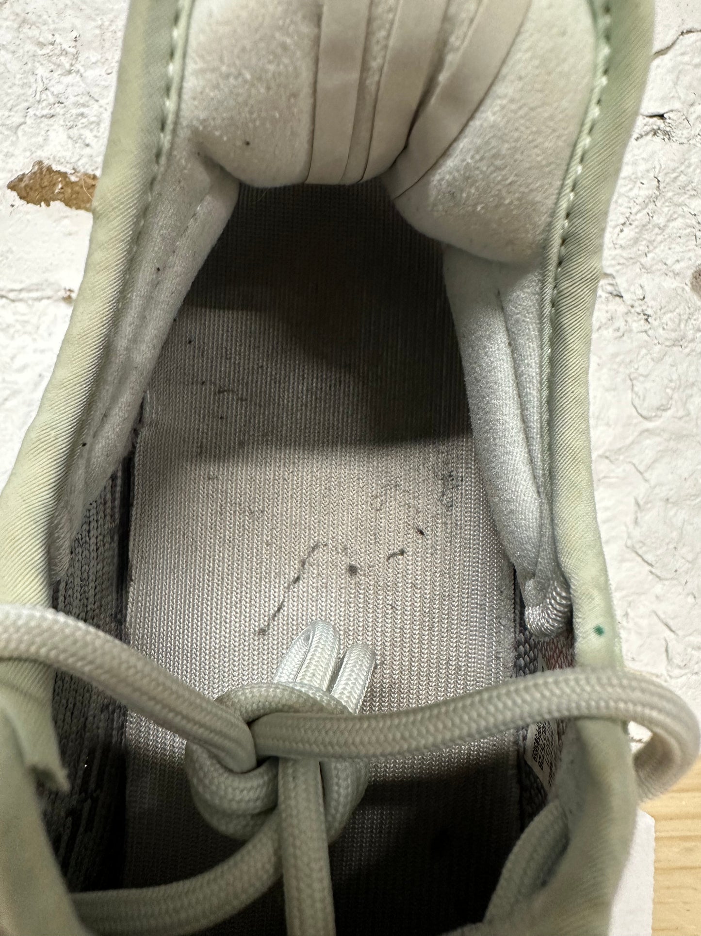 Yeezy 350 V2 Blue Tint Sz 12