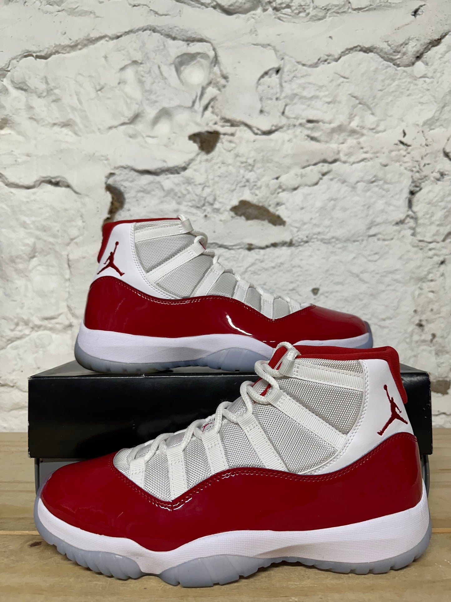Air Jordan 11 High Cherry Sz 10.5