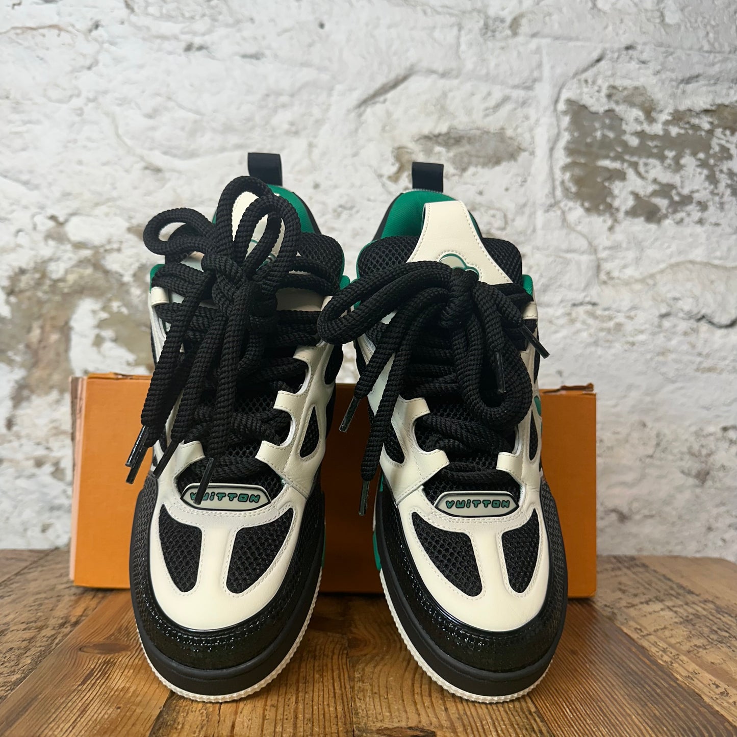 Louis Vuitton Green White Black Skate Sneaker Sz 10 (8.5LV) DS