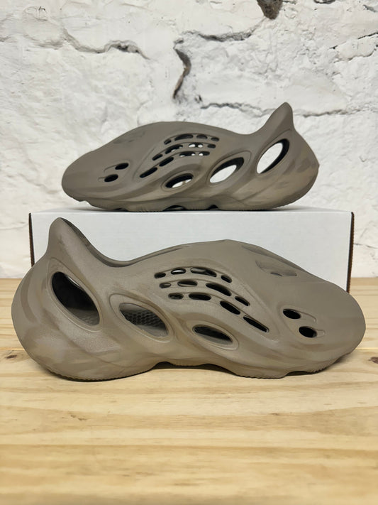 Yeezy Foam RNNR Stone Sage Sz 10