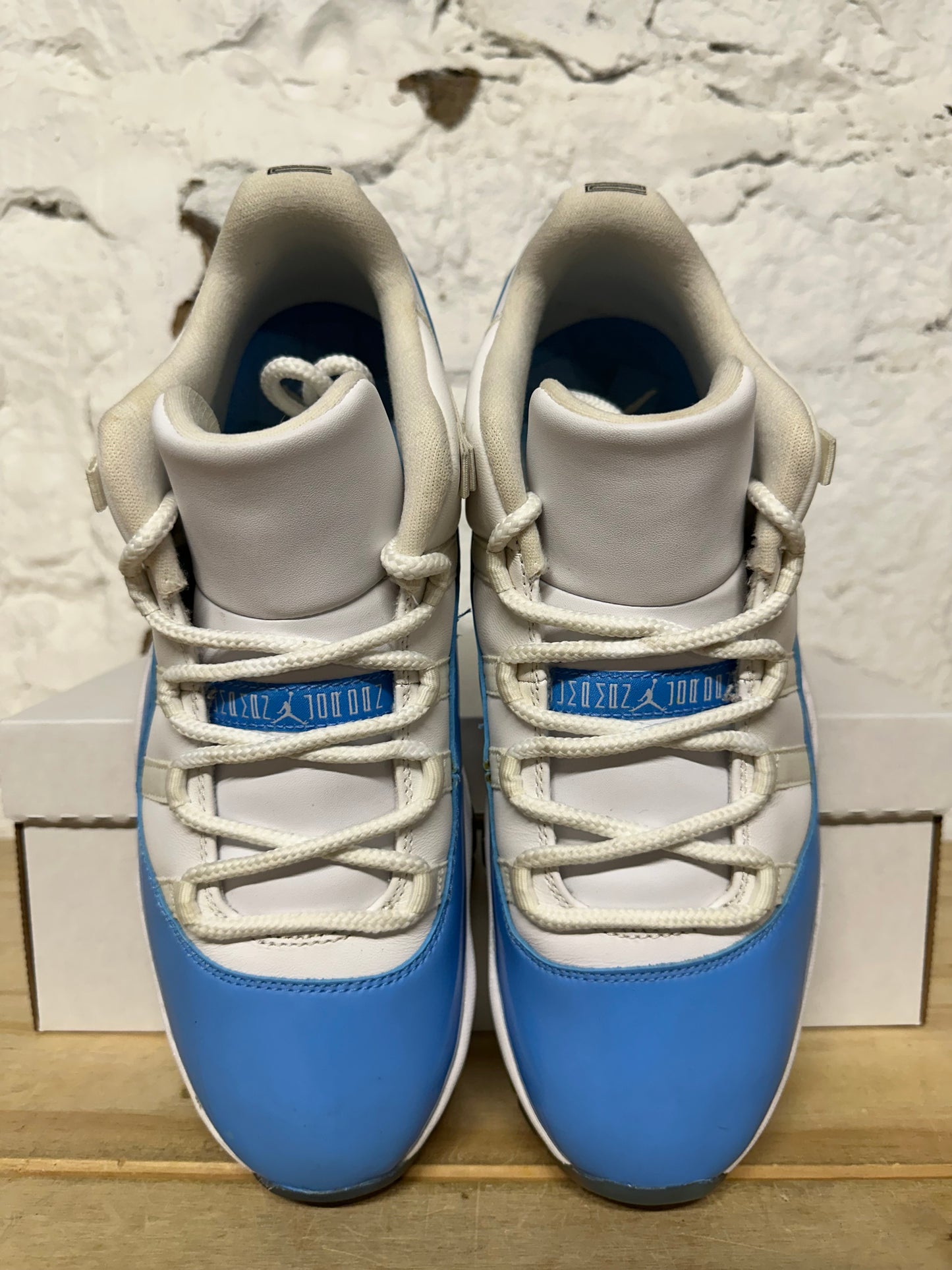 Air Jordan 11 Low UNC Sz 10.5