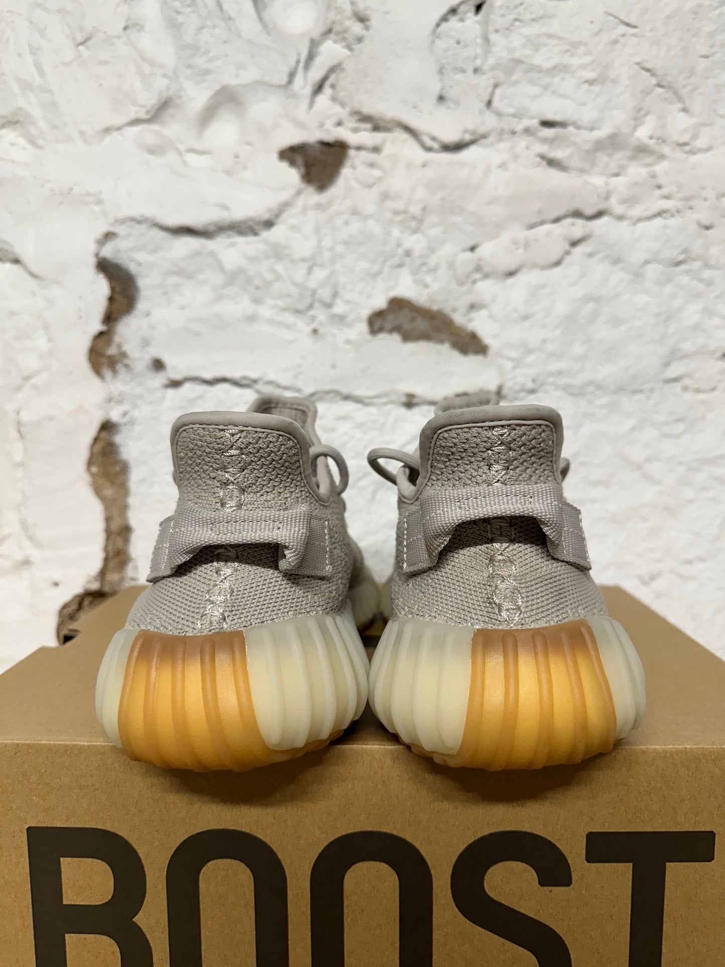 Yeezy 350 V2 Sesame Sz 9