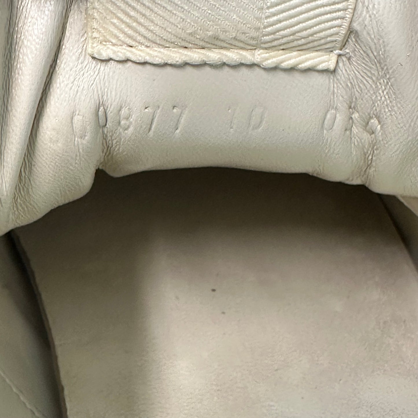 Gucci Rhyton Vintage Logo Cream Sneaker Sz 10