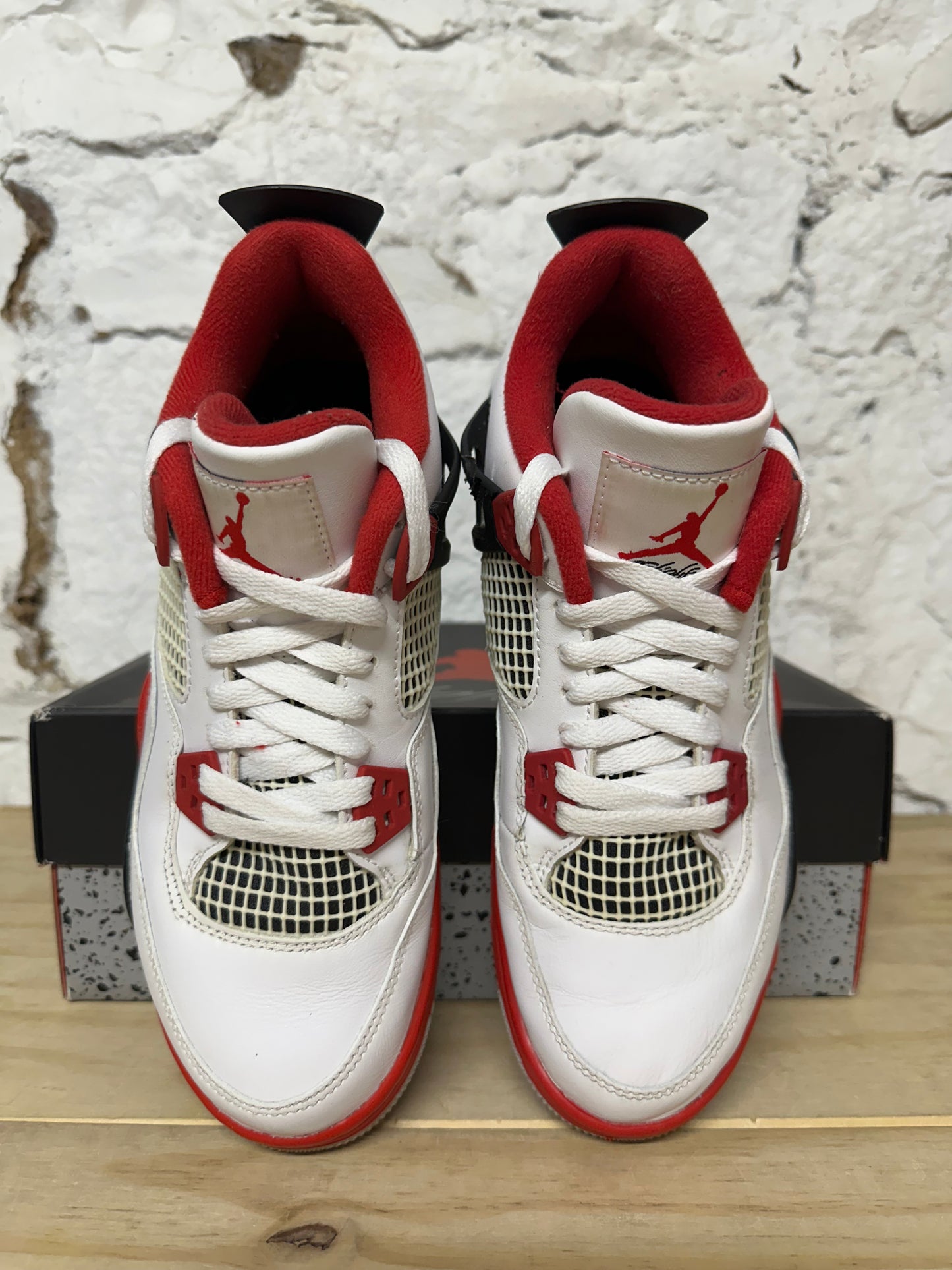 Air Jordan 4 Fire Red Sz 7Y