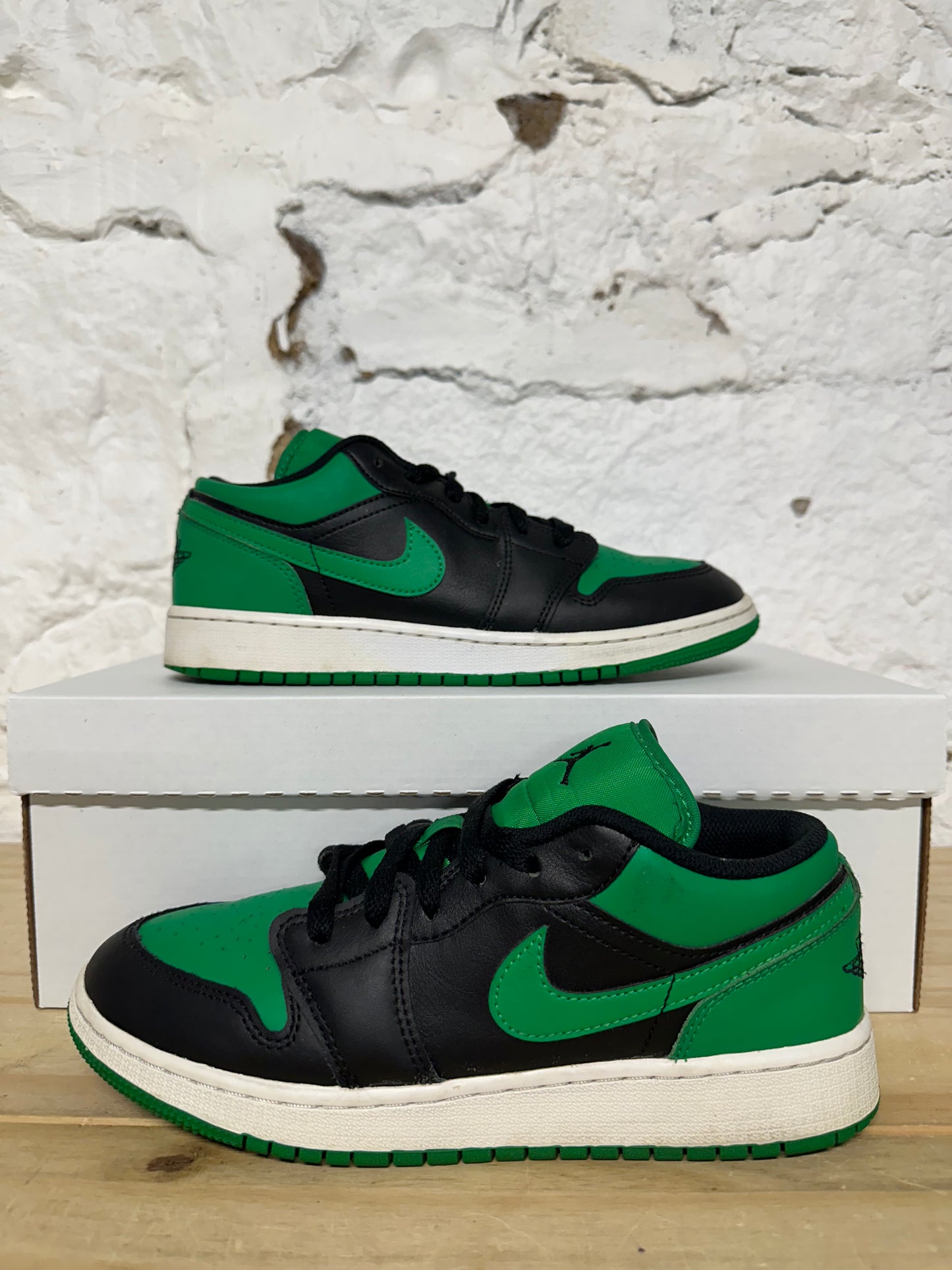 Air Jordan 1 Low Lucky Green Sz 6.5Y
