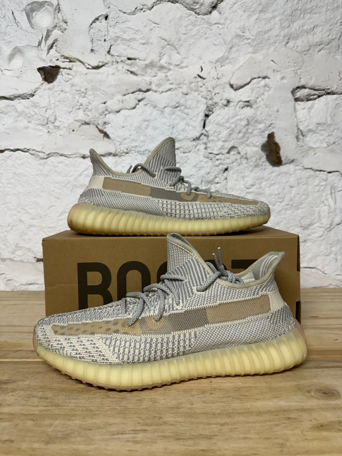 Yeezy 350 V2 Lundmark Sz 11