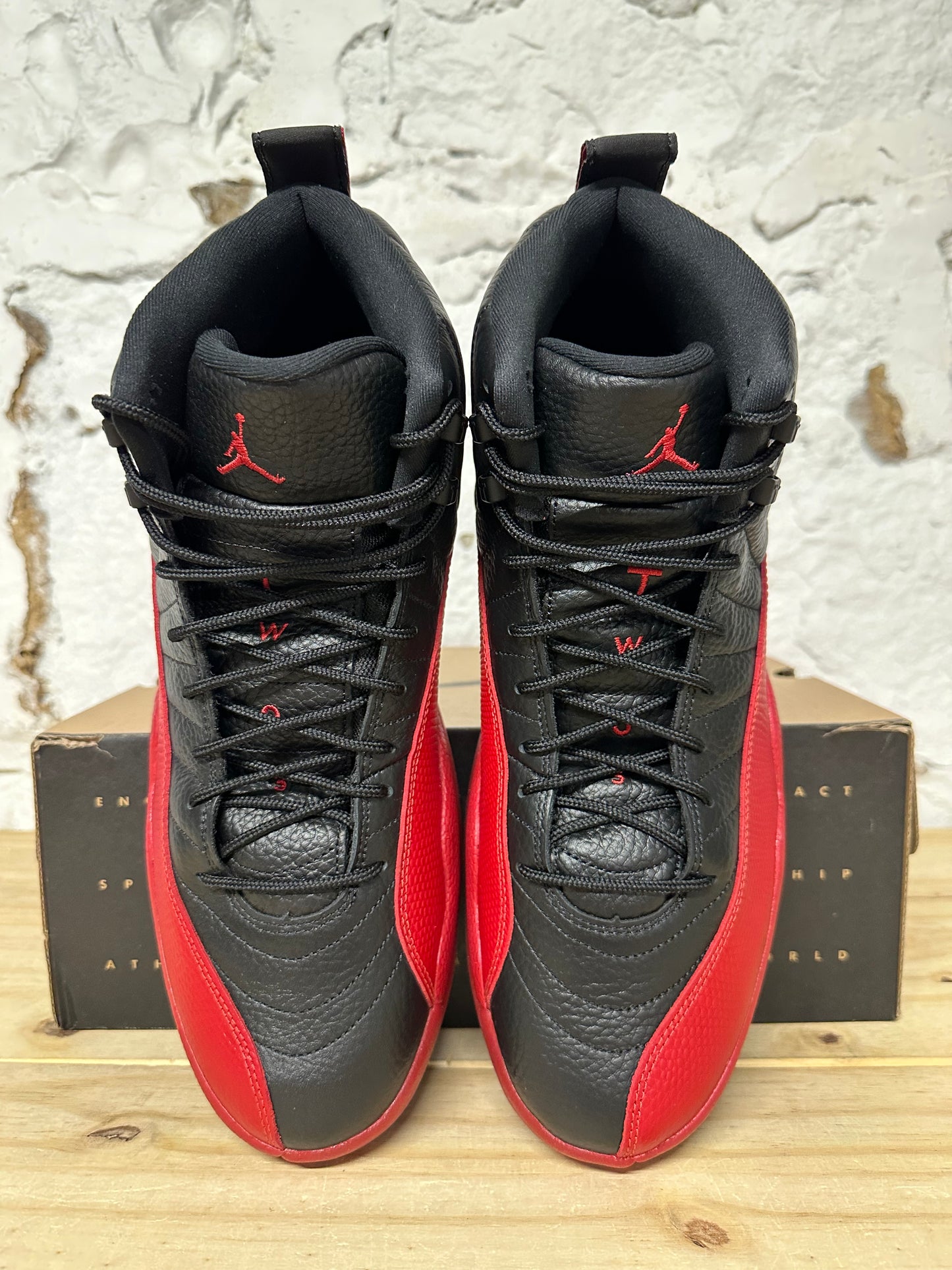Air jordan 12 Flu Game Sz 14 DS