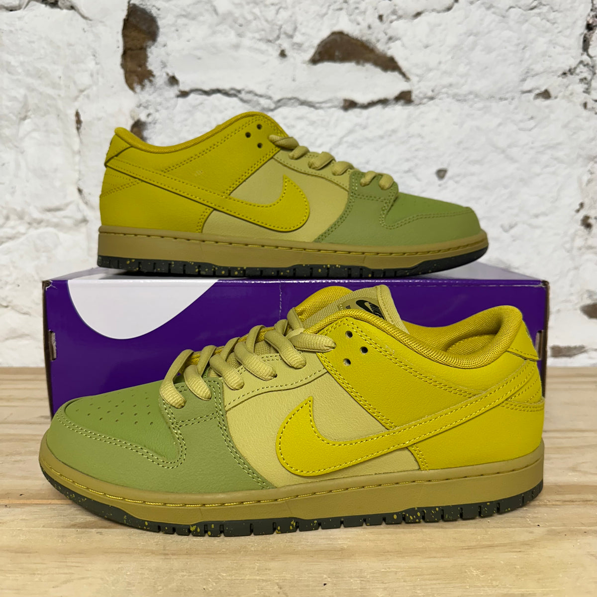 Nike SB Dunk Low Hatch Chili Sz 10 DS