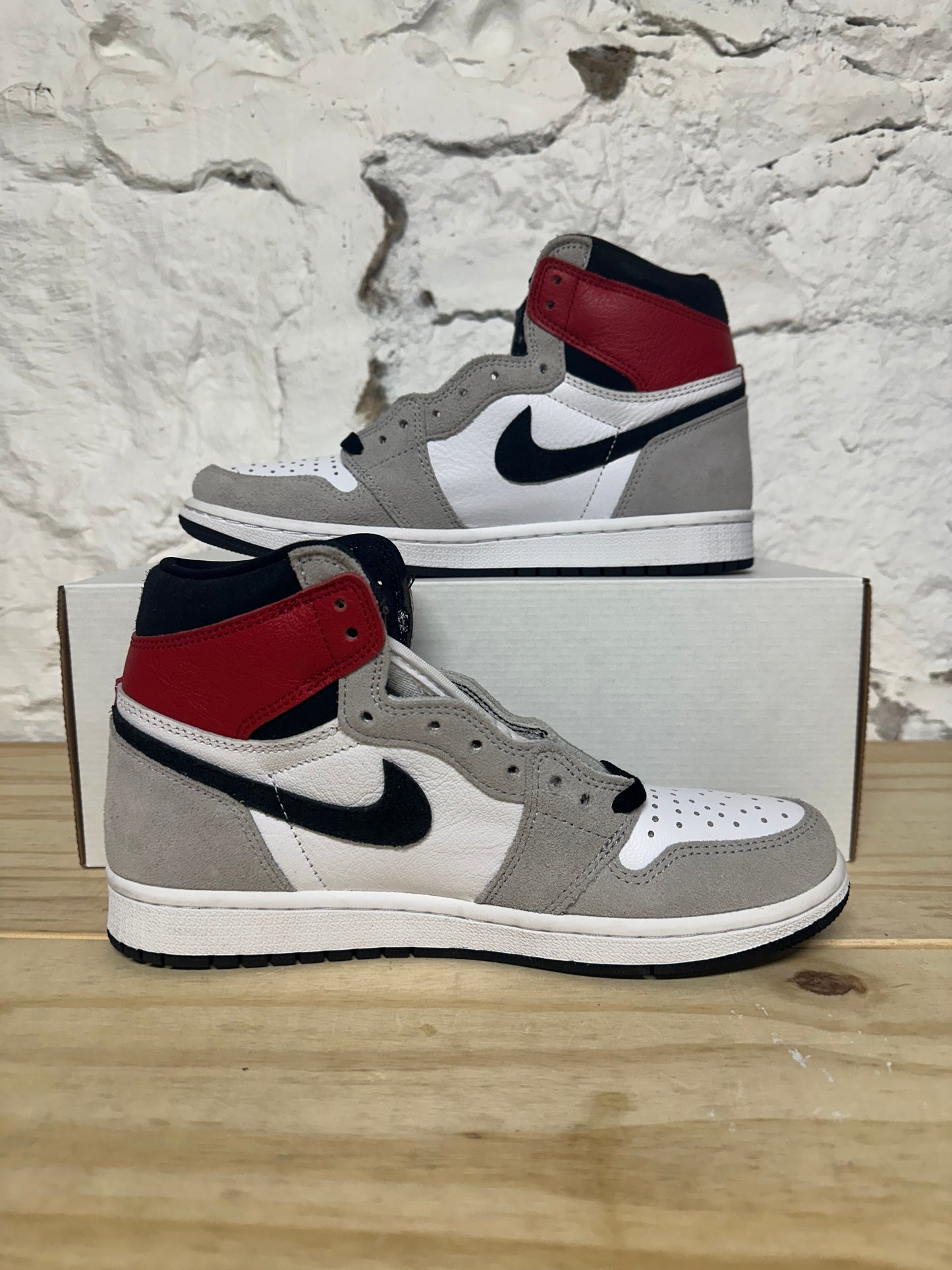 Air Jordan 1 High Light Smoke Grey Sz 7.5 DS