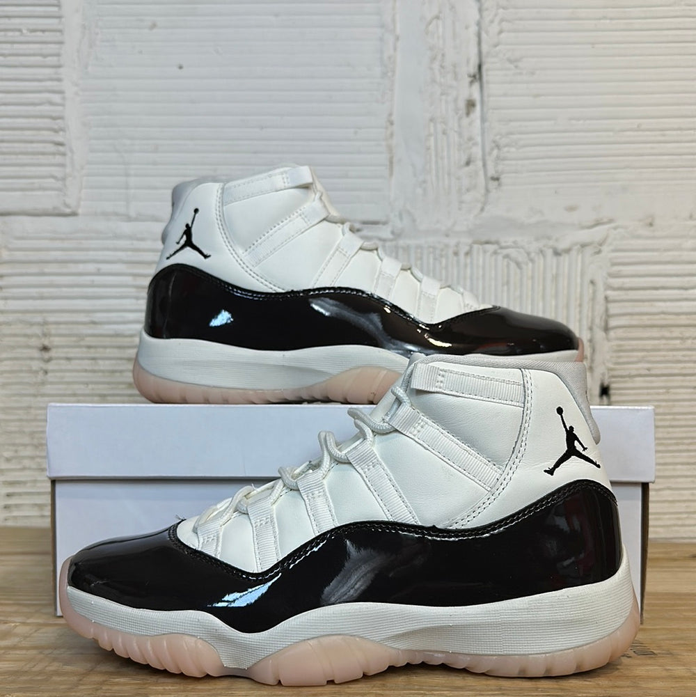 Air Jordan 11 High Neapolitan Sz 7.5 (9W)