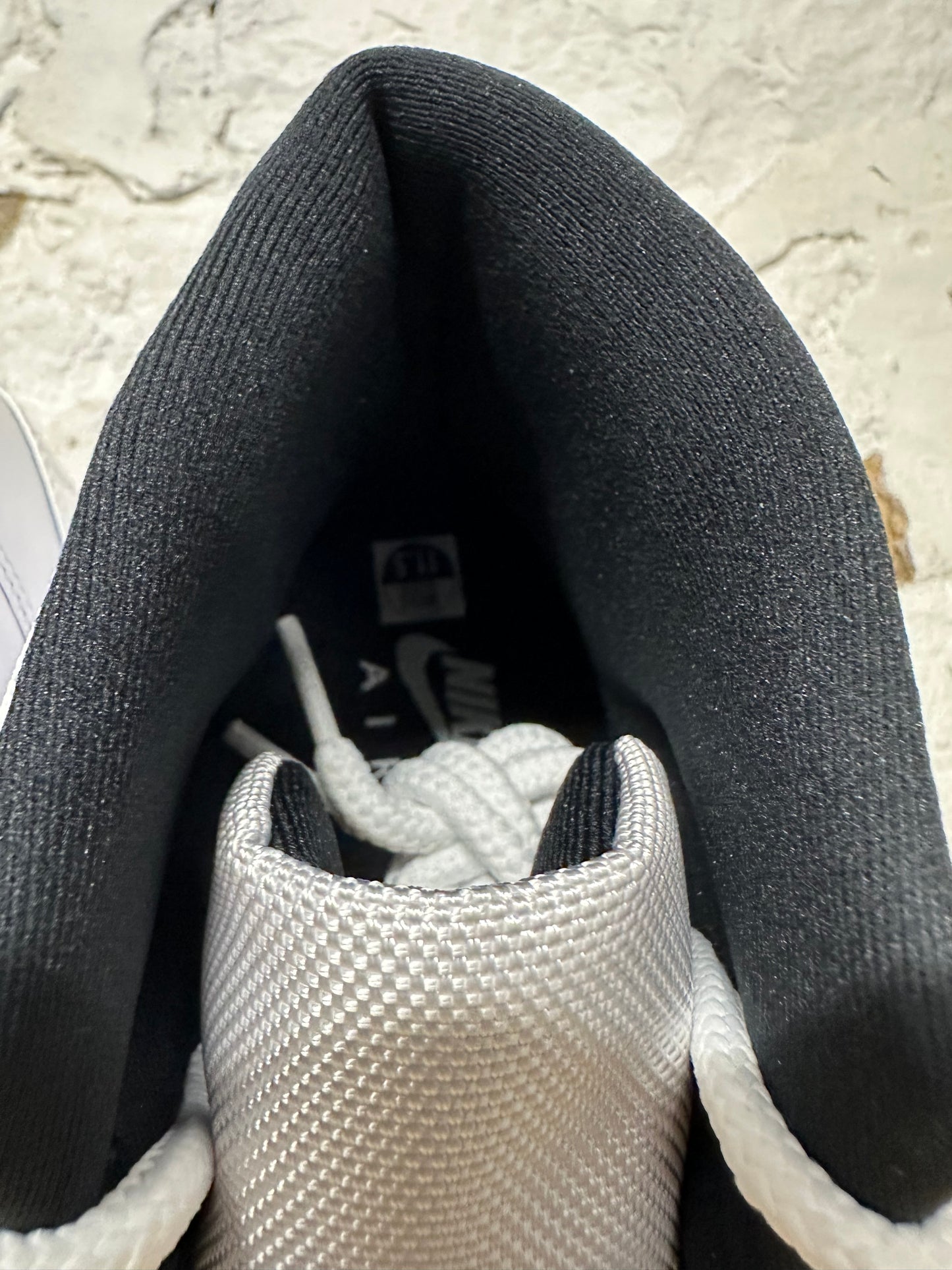 Air Jordan 11 High Legend Blue Sz 11.5 DS