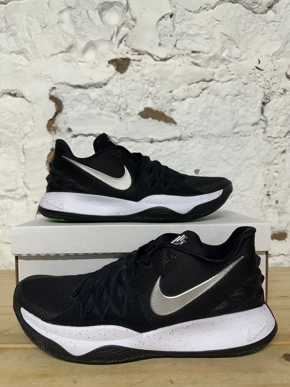 Nike Kyrie Low Black Sz 11