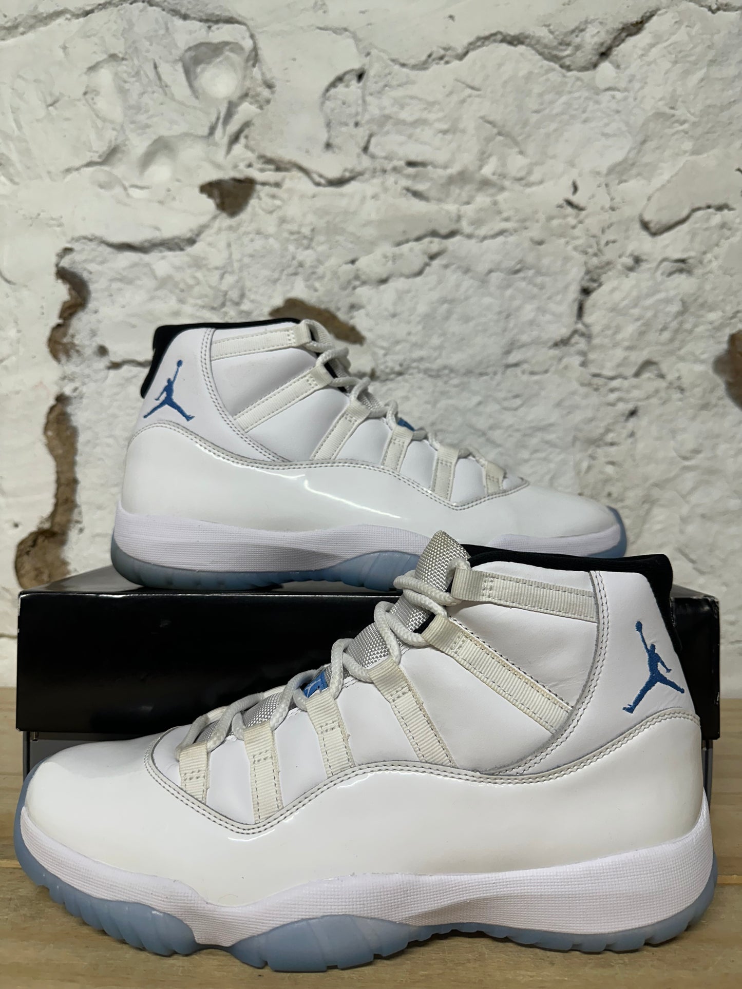 Air Jordan 11 High Legend Blue Sz 10.5
