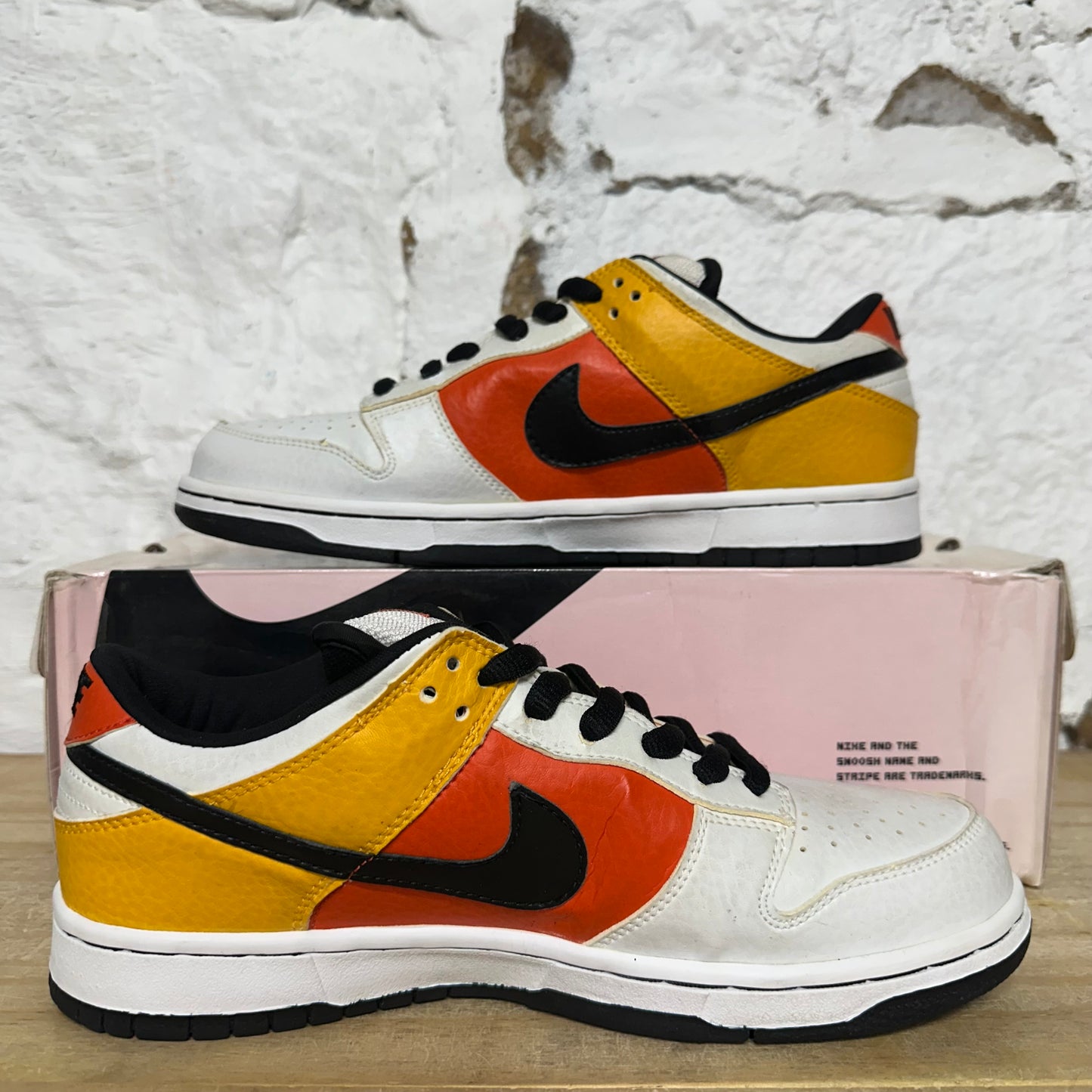 Nike Dunk Low SB Raygun Sz 9.5