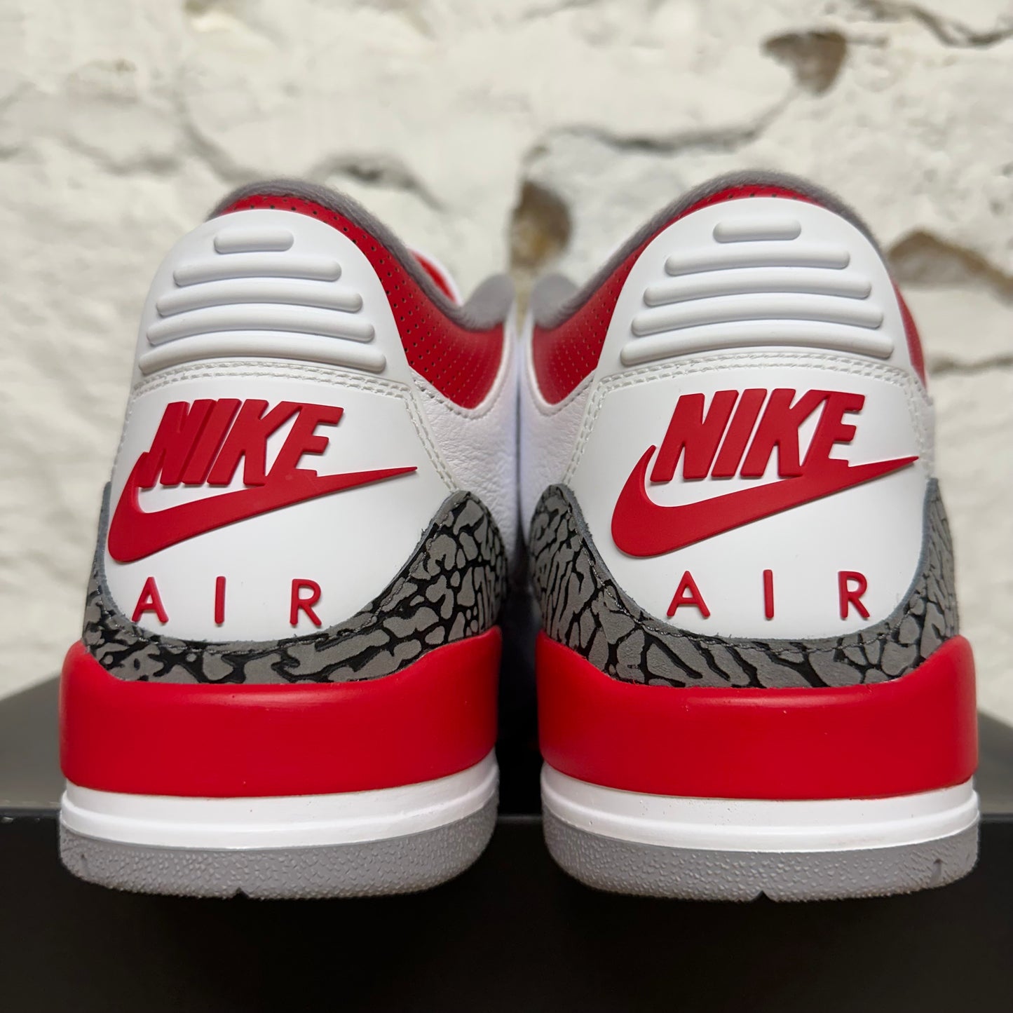 Air Jordan 3 Fire Red Sz 13 DS