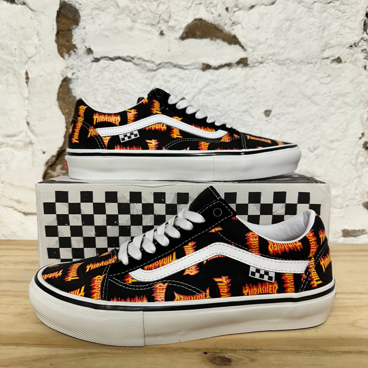 Vans Old Skool Thrasher Flame Logo Sz 8.5 DS