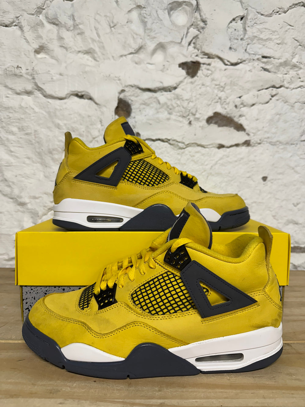 Air Jordan 4 Lightning Sz 10