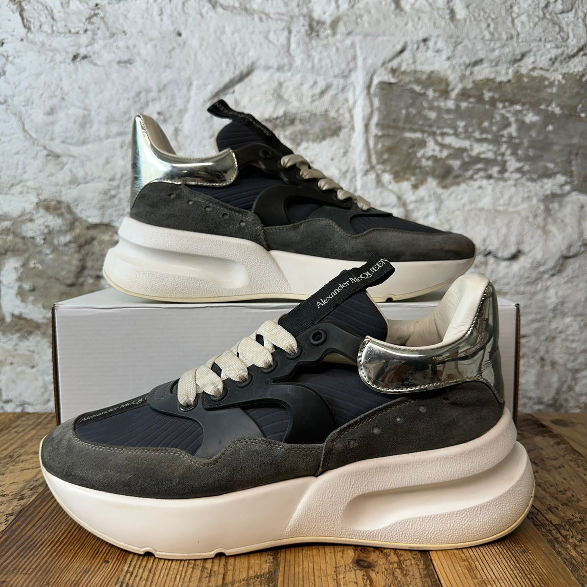Alexander McQueen Navy Grey White Oversized Runner Sneaker Sz 9 (42)