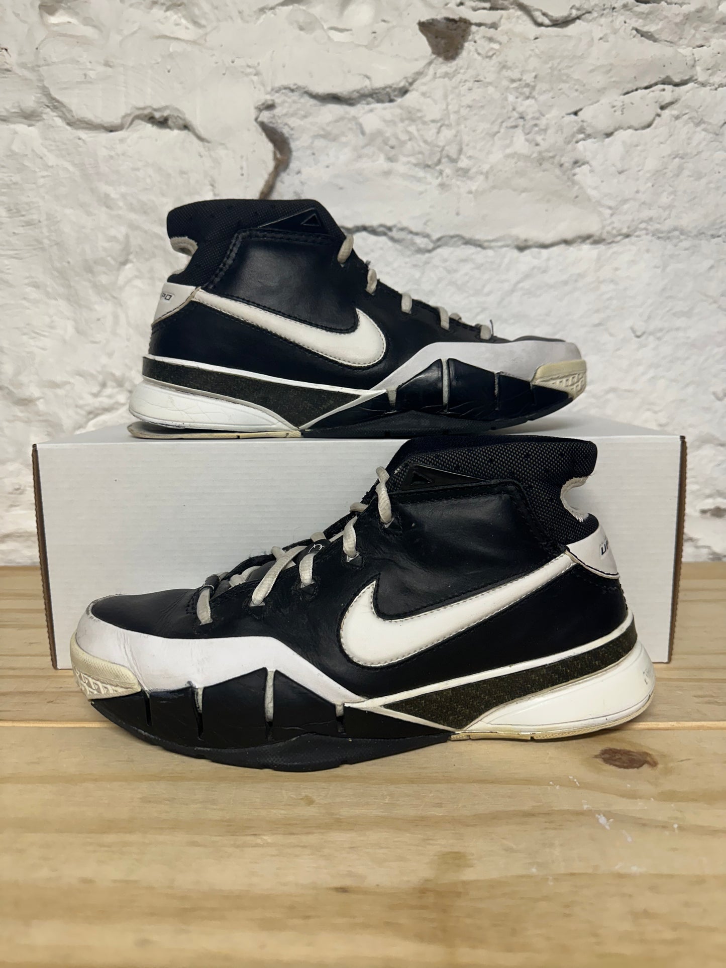 Nike Kobe 1 Sharpshooter Sz 6.5Y