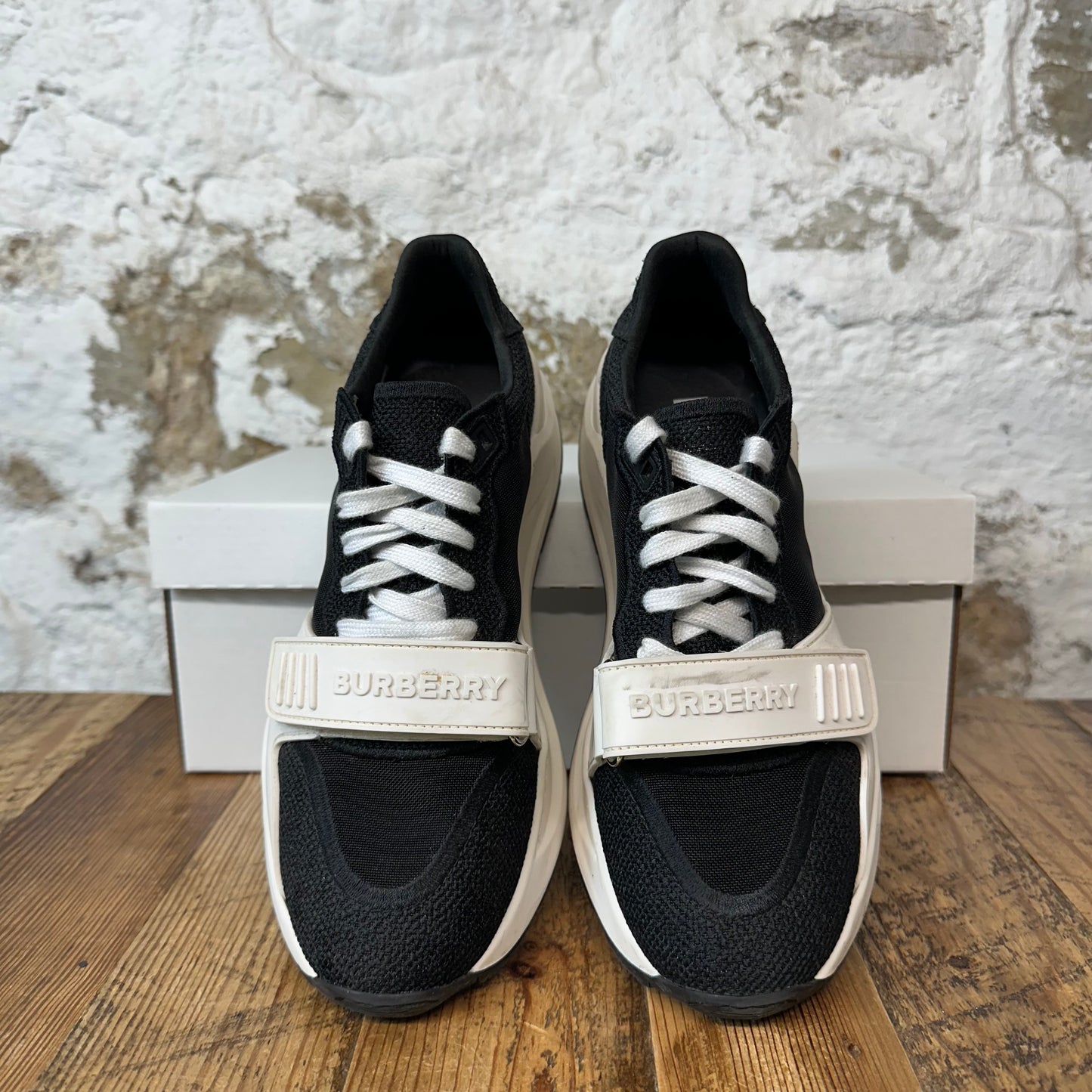 Burberry Ramsey Black White Sneaker Sz 6 (38.5) No Box