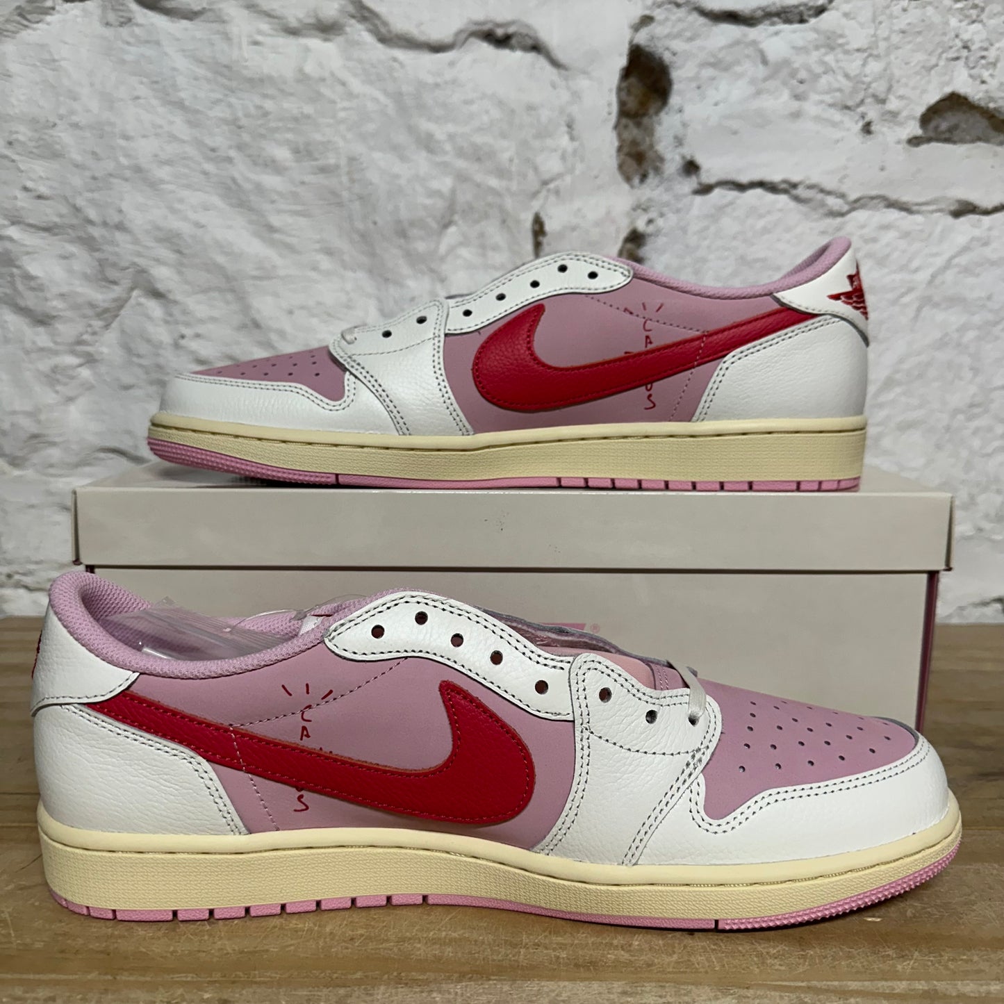 Air Jordan 1 Low Travis Scott Tropical Pink Sz 13 DS