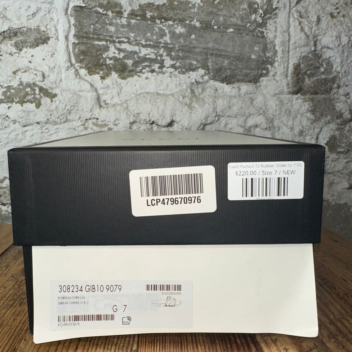 Gucci Pursuit 72 Rubber Slides Sz 7 DS