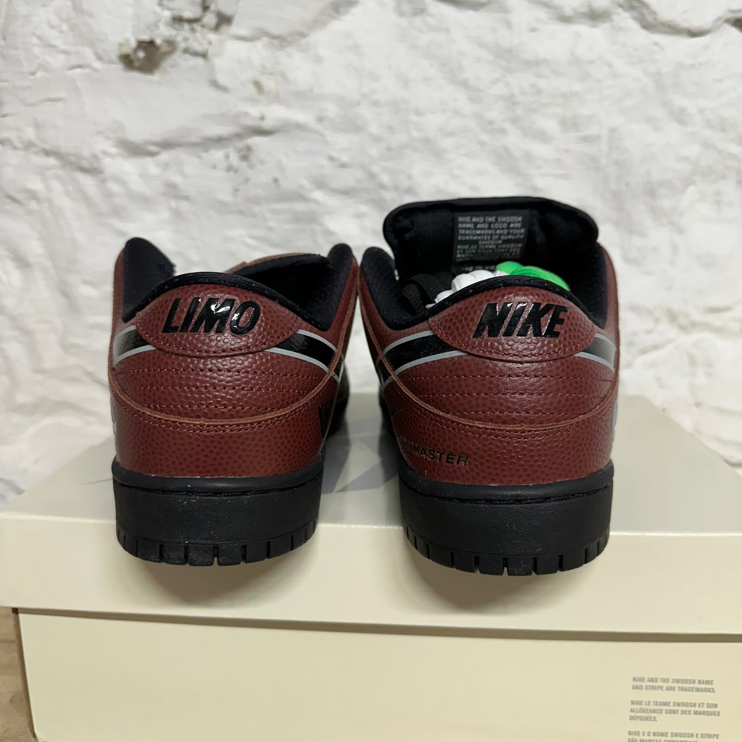 Nike SB Dunk Low Limousine Football Sz 10.5 DS