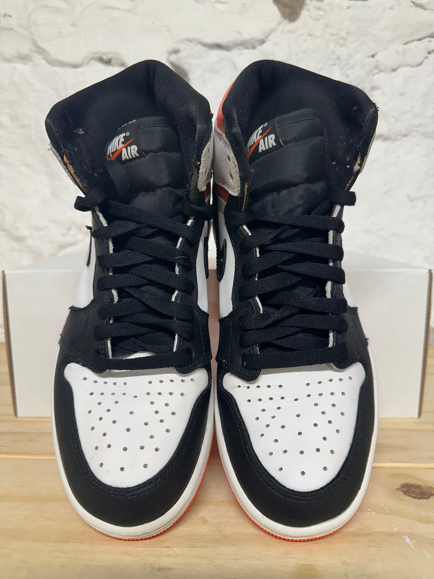 Air Jordan 1 High Electro Orange Sz 7.5