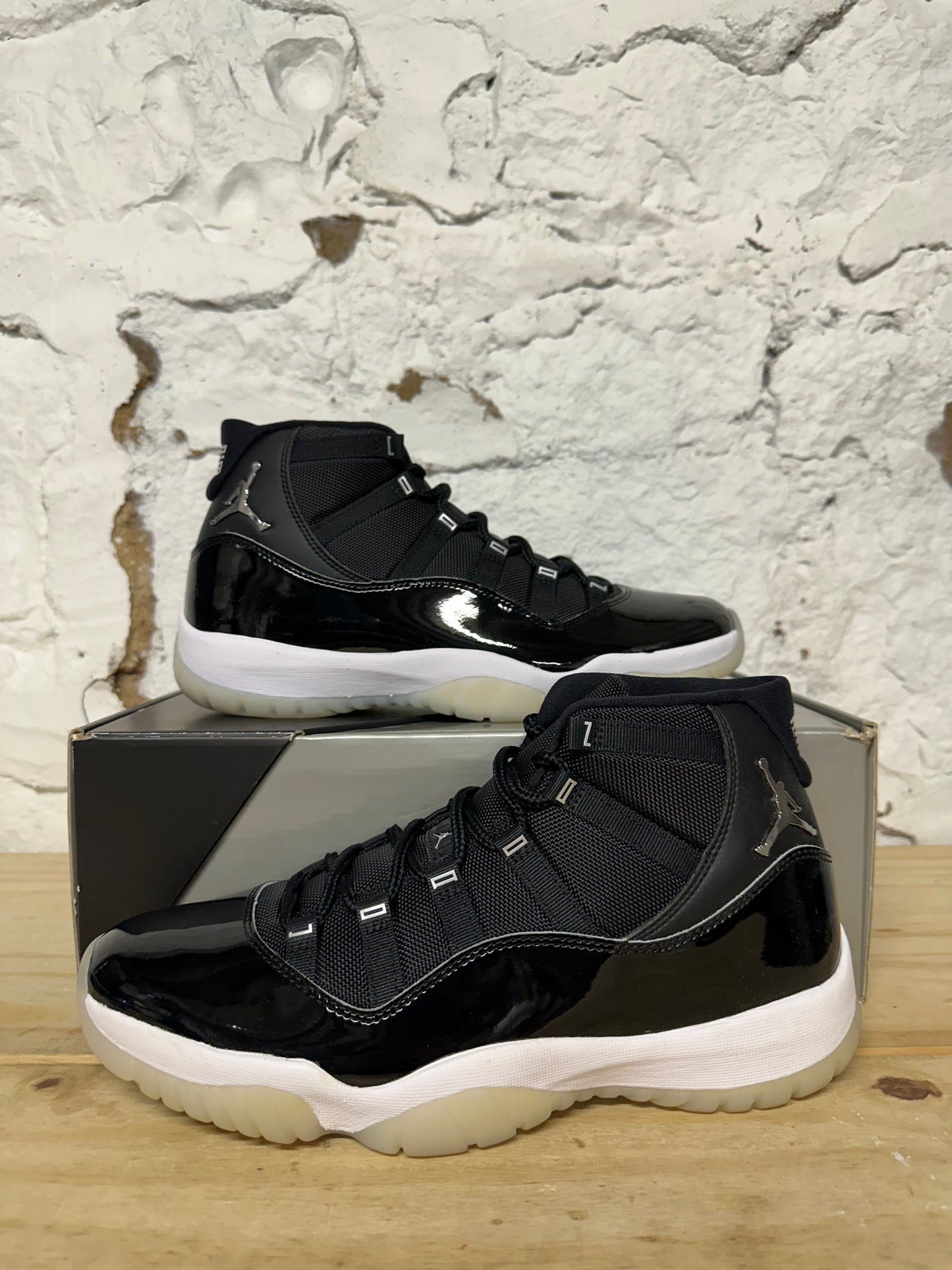 Air Jordan 11 High Jubilee Sz 11 DS