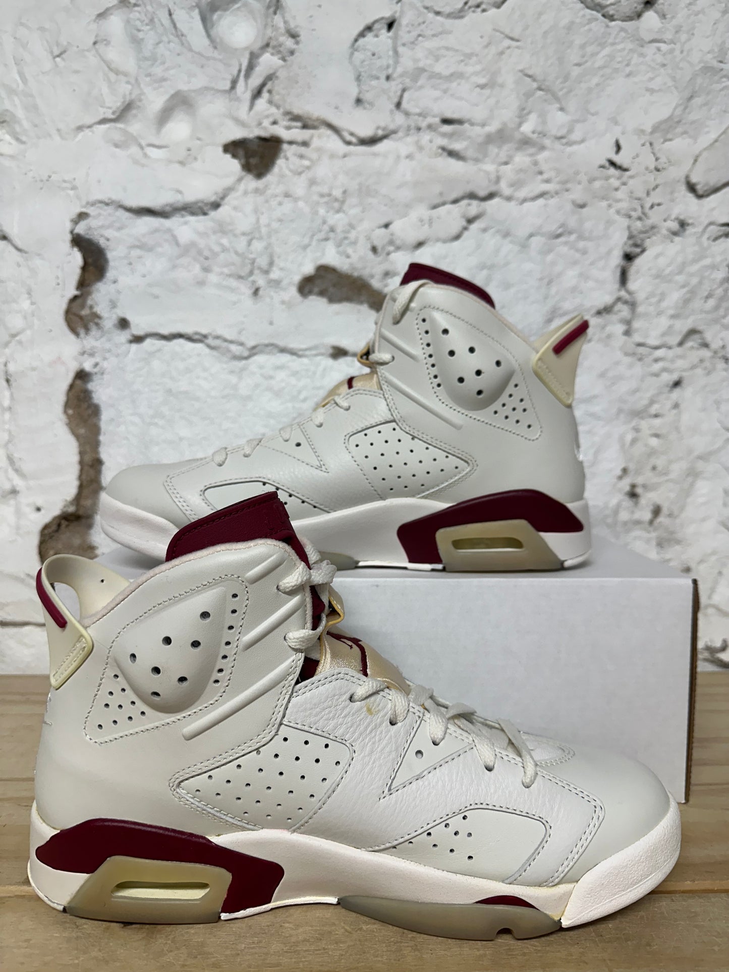 Air Jordan 6 Maroon Sz 9