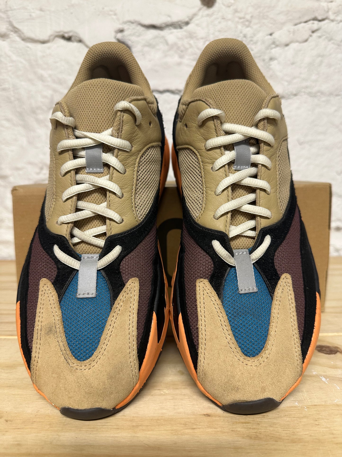 Yeezy 700 Enflamed Amber Sz 10