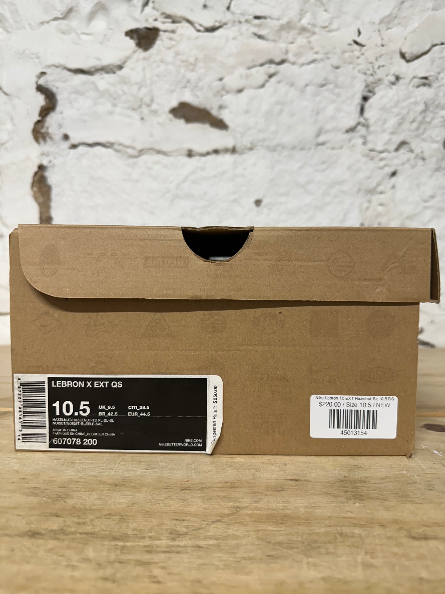 Nike LeBron 10 EXT Hazelnut Sz 10.5 DS