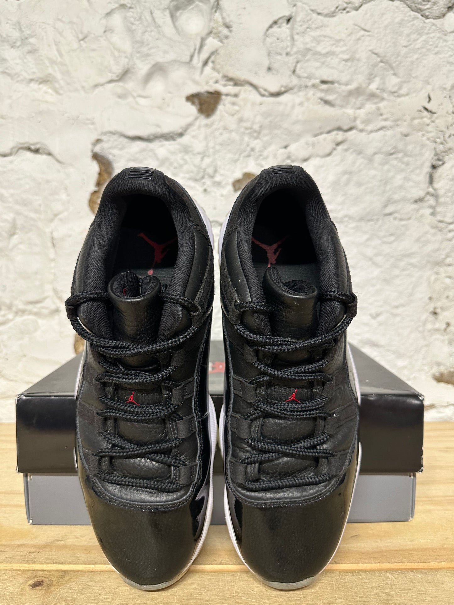 Air Jordan 11 Low 72-10 Sz 10.5