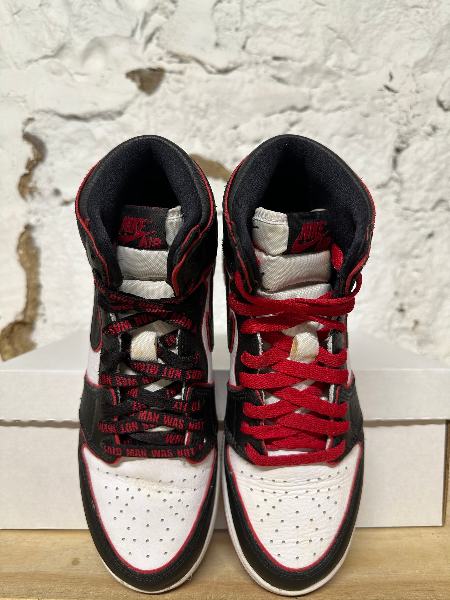 Air Jordan 1 High Bloodline Sz 6.5Y