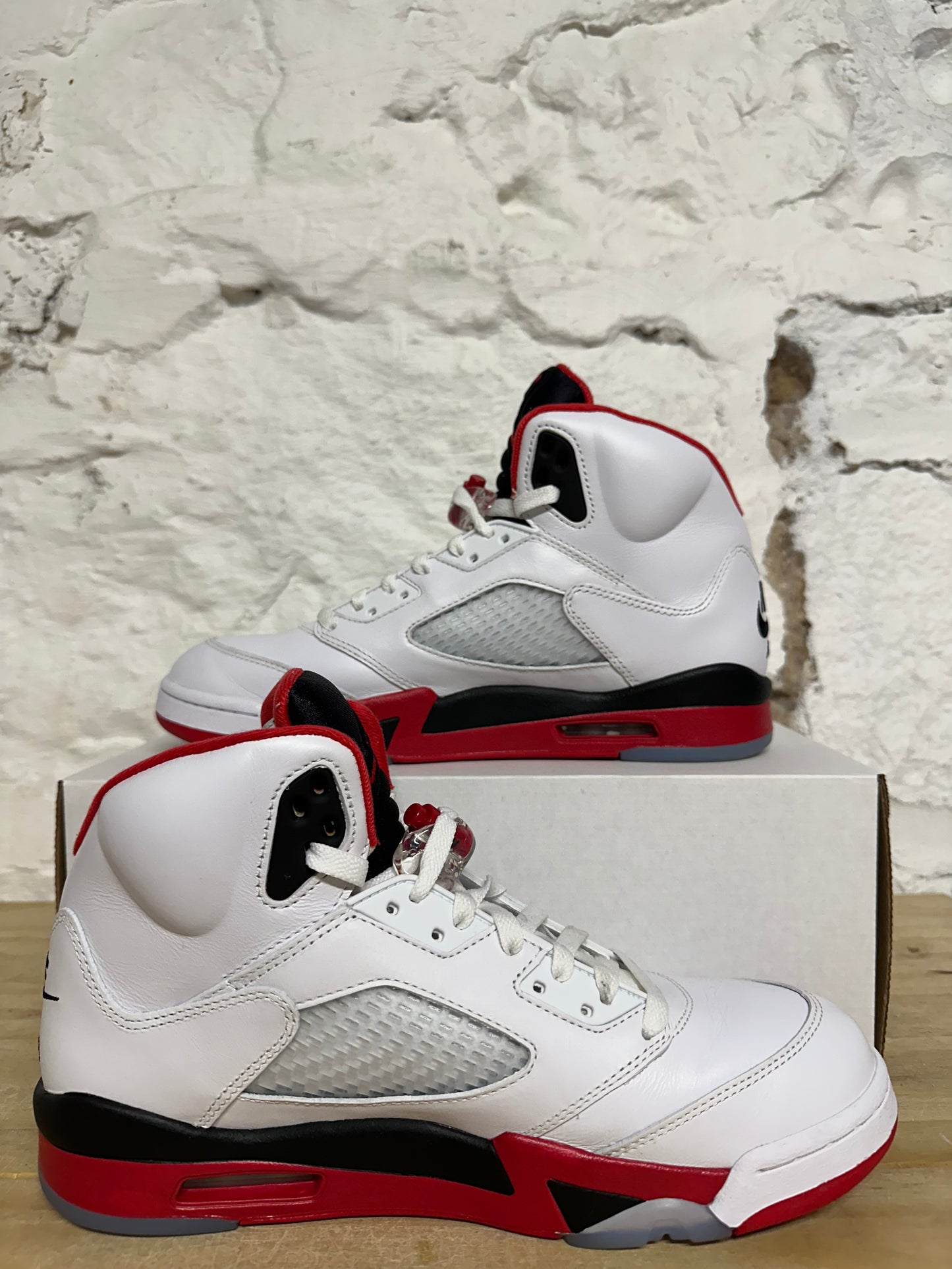 Air Jordan 5 Fire Red Black Tongue (2025) Sz 10