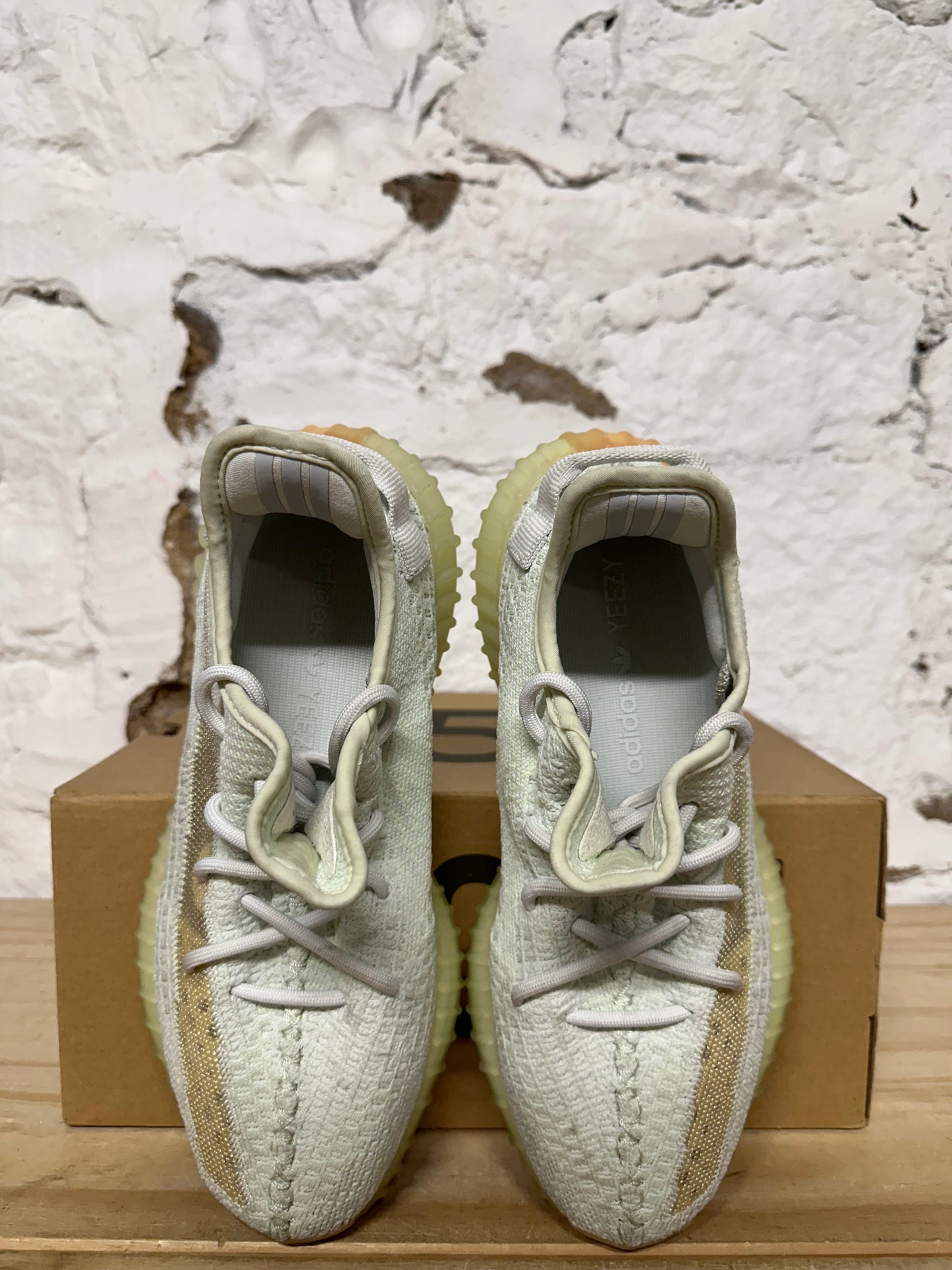 Yeezy 350 V2 Hyperspace Sz 6.5