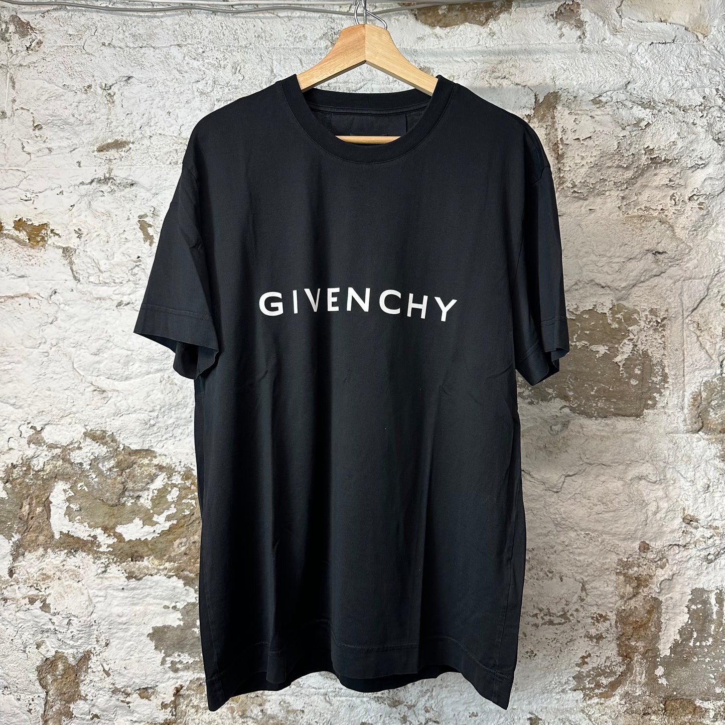 Givenchy White Spellout Black T-Shirt Sz XL