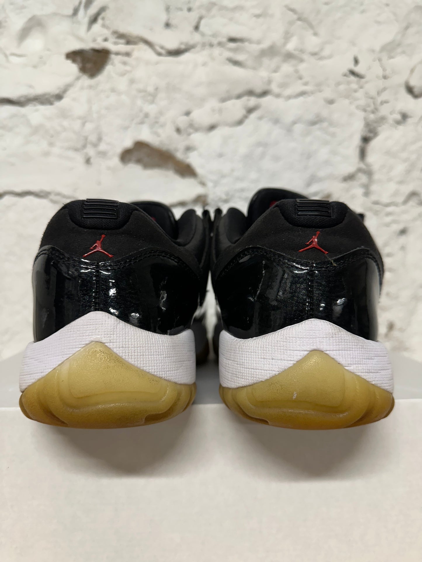 Air Jordan 11 Low 72-10 Sz 9.5