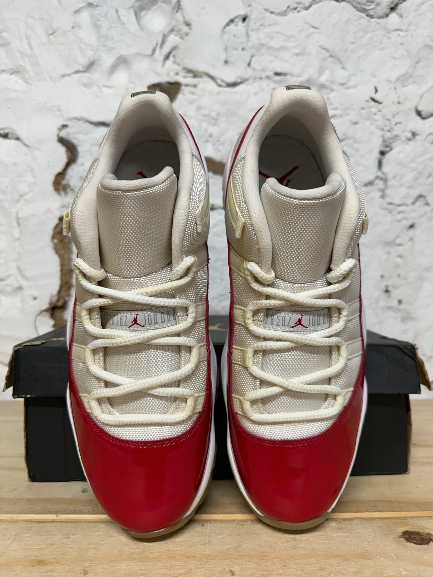 Air Jordan 11 Low Cherry Sz 11.5