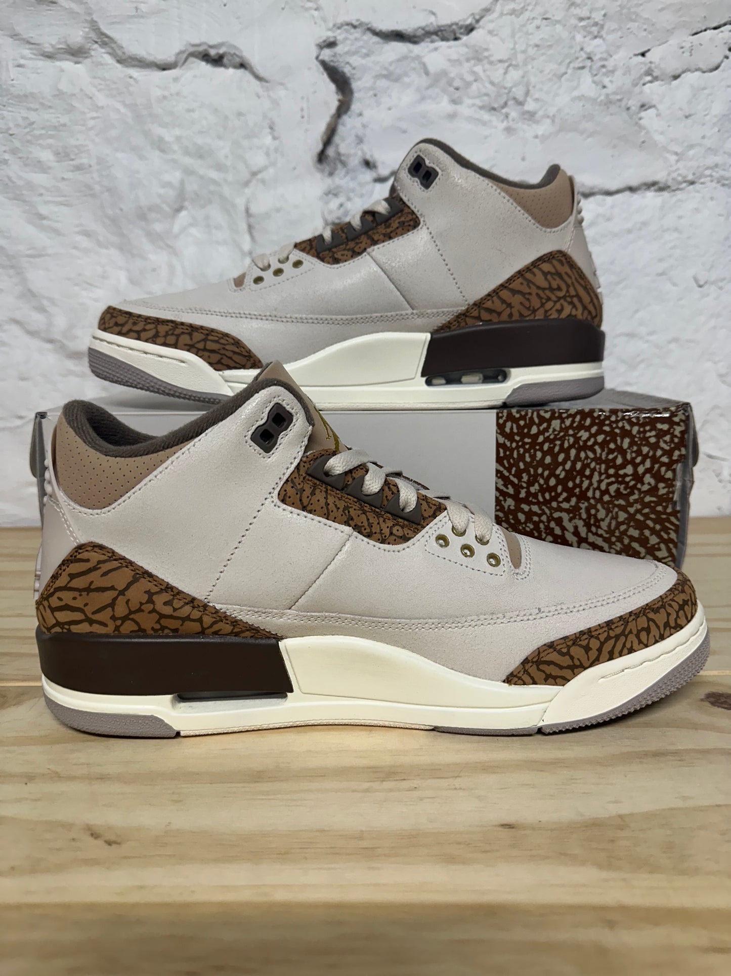 Air Jordan 3 Palomino Sz 9.5 DS