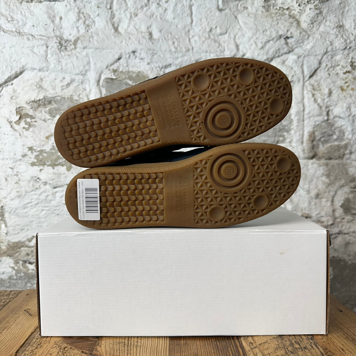 Maison Margiela Replica Navy Gum Sneaker Sz 9 (42)