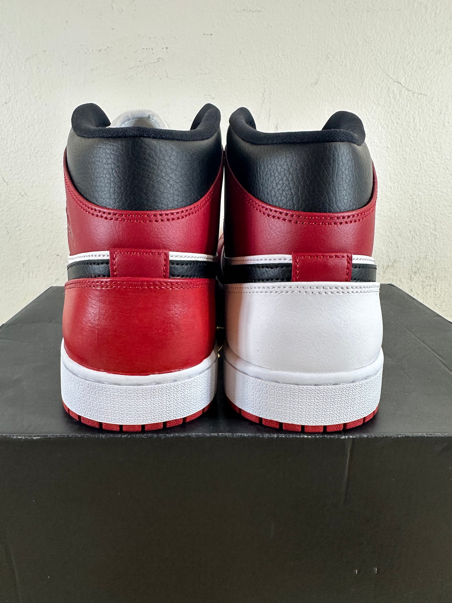 Air Jordan 1 Mid Chicago (2020) Sz 14 DS